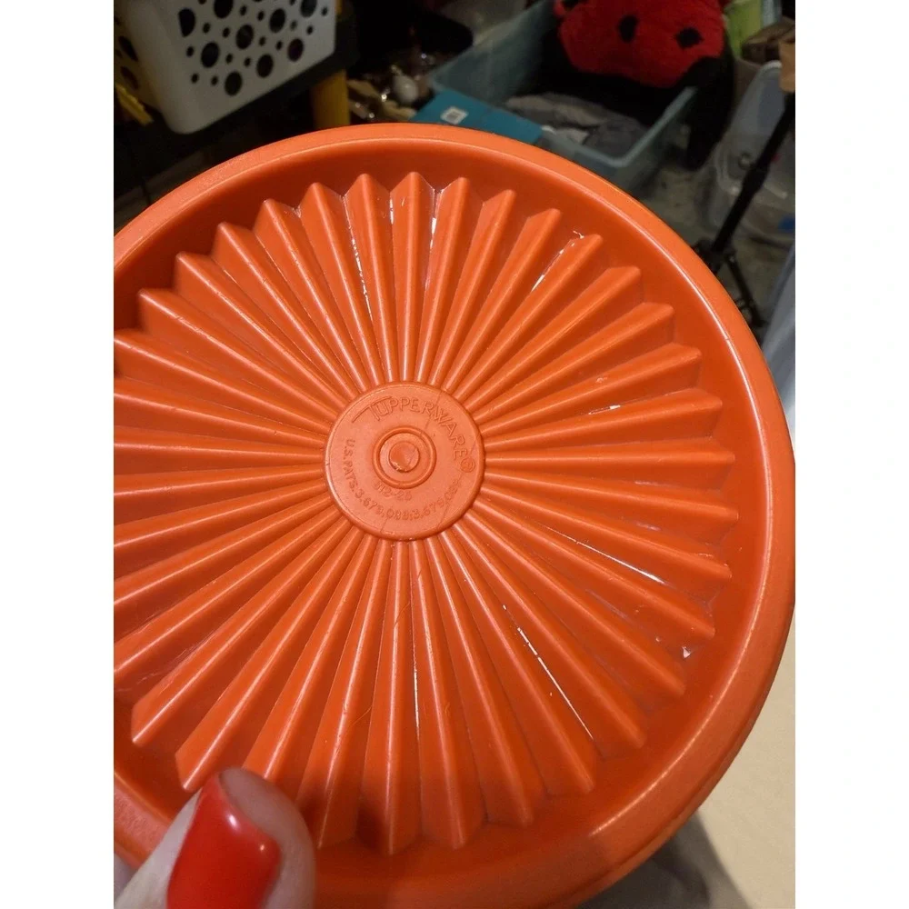 Tupperware vintage orange